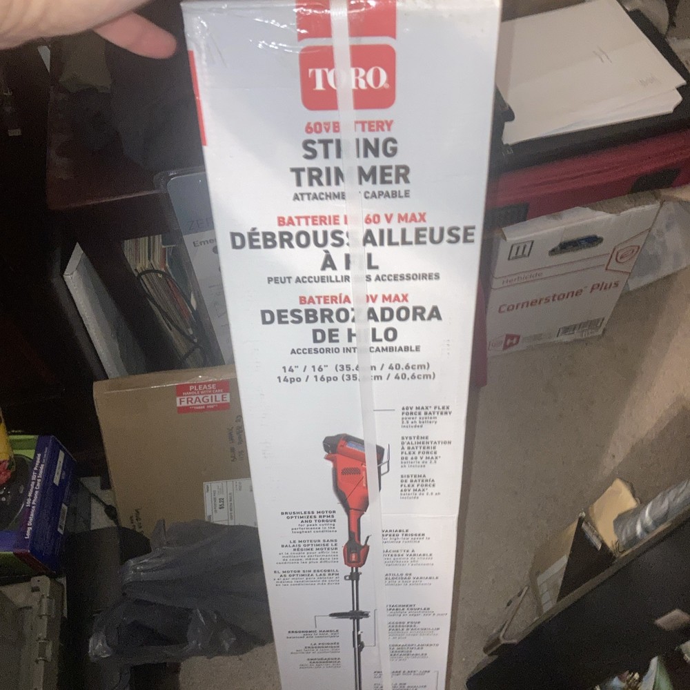 NEW Toro 60V 16in. Attachment Capable String Trimmer Model 51836 &2.5Ah battery