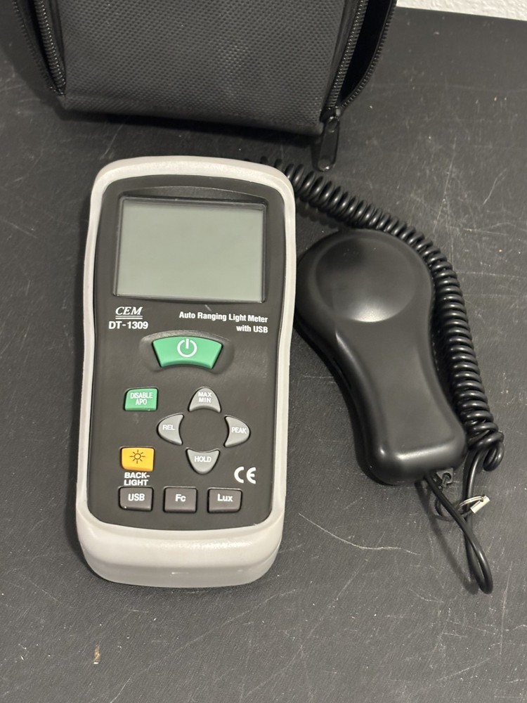 Auto Ranging Light Lux Digital Meter CEM DT-1309 With Case