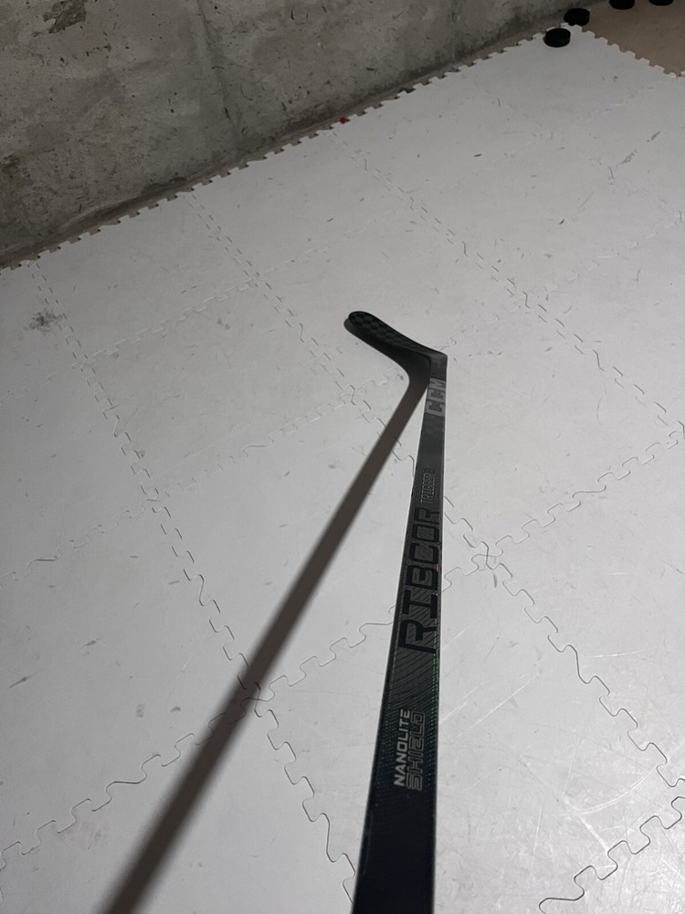 Ccm Trigger 8 Pro left 75 Flex 600 For Both The Sticks