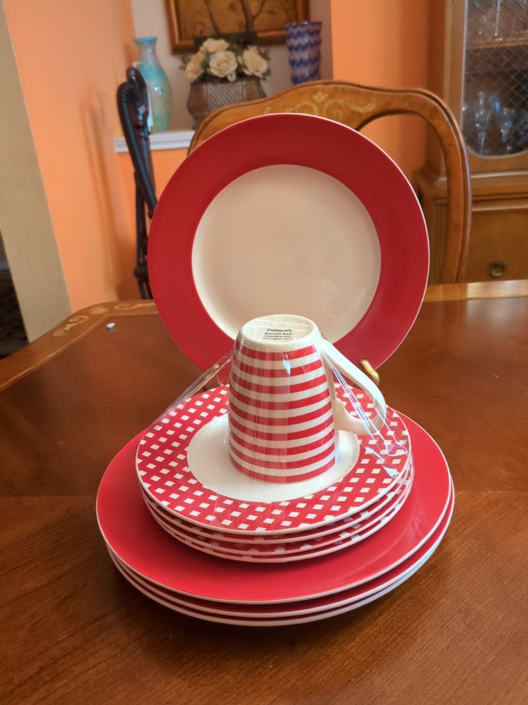 Pfaltzgraff Kenna Red 9 Piece Porcelain Dinnerware Set