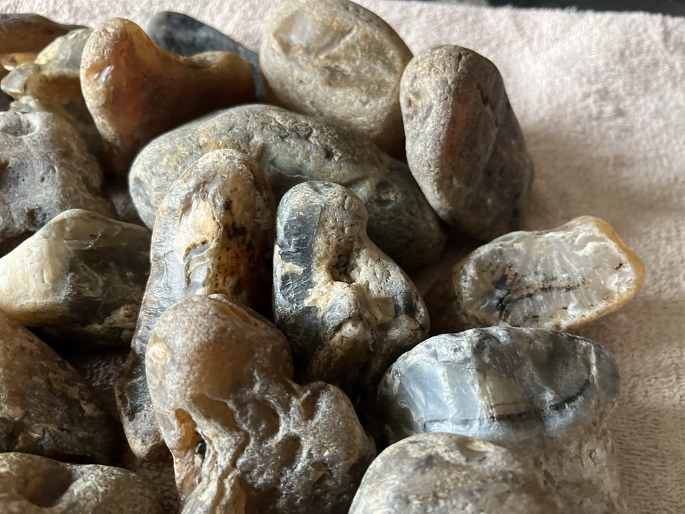 16 Lbs. Rough Mantaba Agate (41)