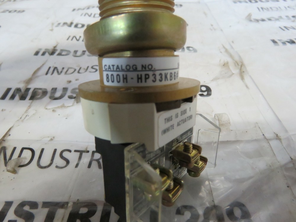 ALLEN BRADLEY KEY SWITCH 800H-HP33KB6 NEW