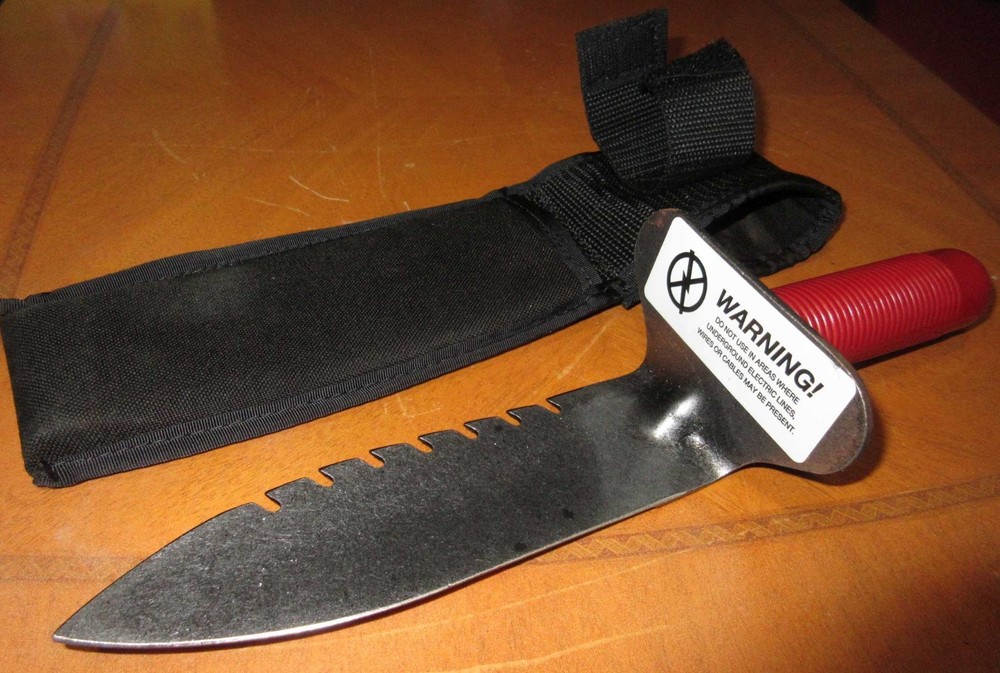 WW Double Serrated Edge Digger with Sheath