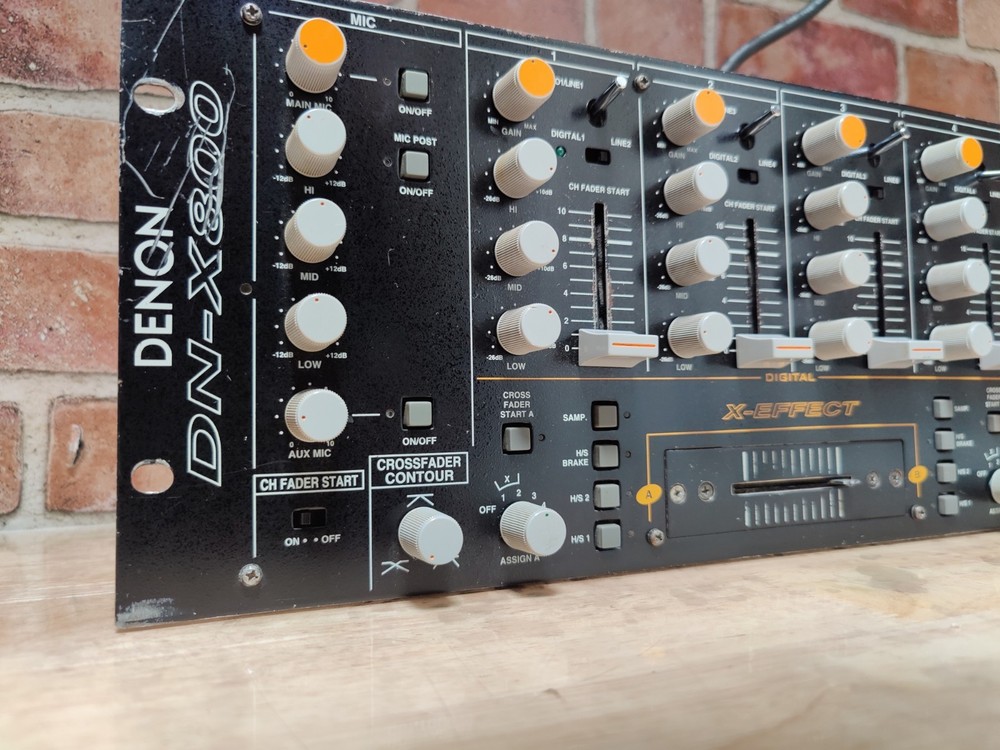 Denon DN-X800 Mixer READ