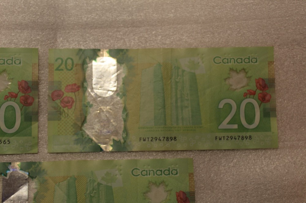 2015 Canada $20 Dollar Commemorative Three (3) Banknote Polymer A Historic Reign