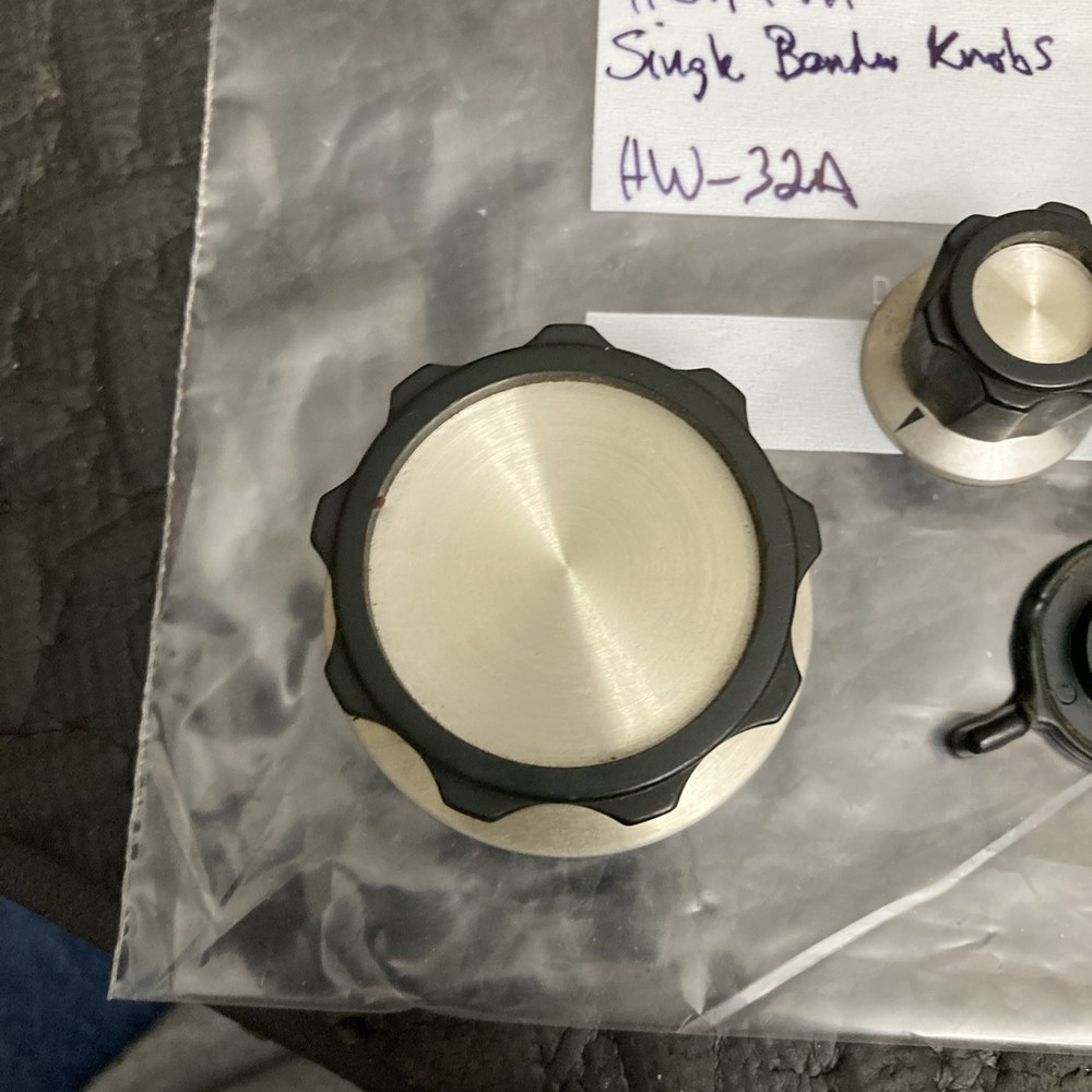 Heathkit HW-32A Knobs