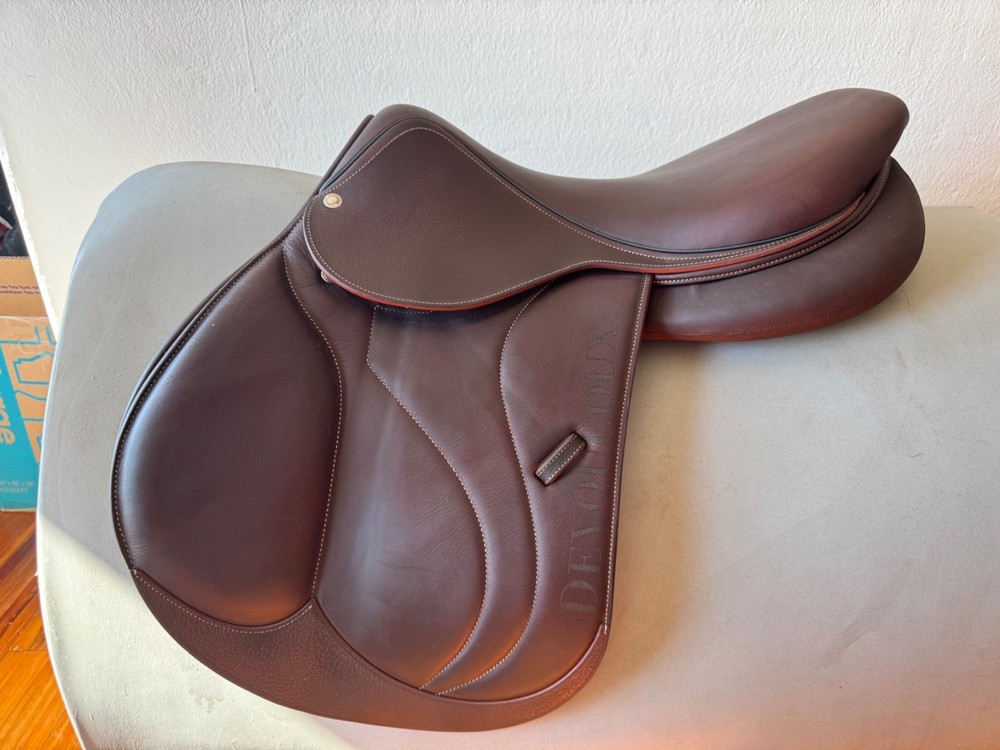 18" Devoucoux Biarritz S Saddle - 2017 - 2A - Full Buffalo - MINT!