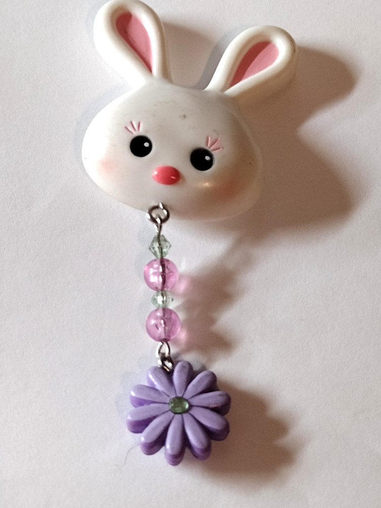 Plastic Bunny Rabbit Face Dangle Drop Flower RUSS Lapel Pin