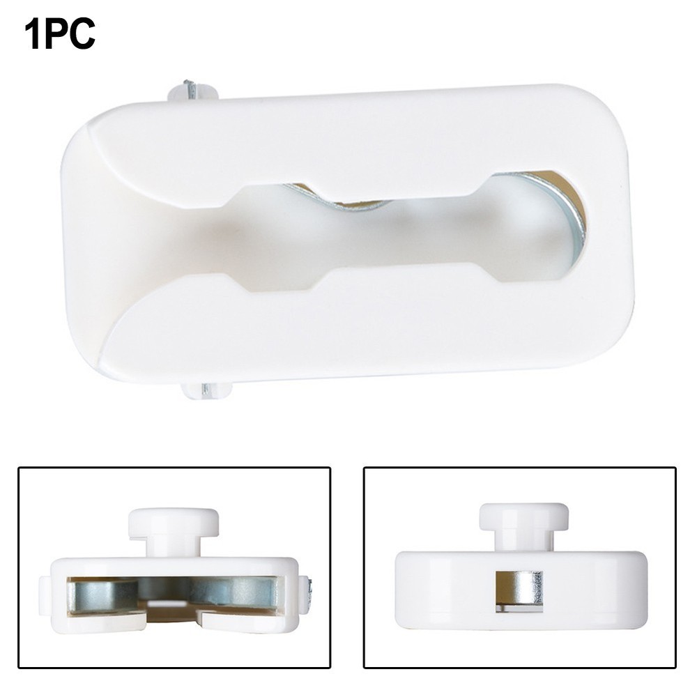 Jump Cup Holder for Equestrian Obstacles with Automatic Release Feature