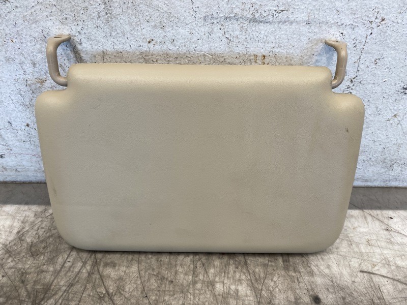 Kenworth T680 Visor (654-10843)