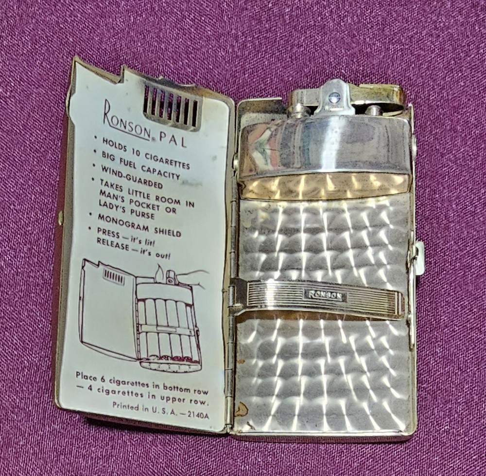 Elegant Vintage Ronson Lighter / Cigarette Case, Goldtone.