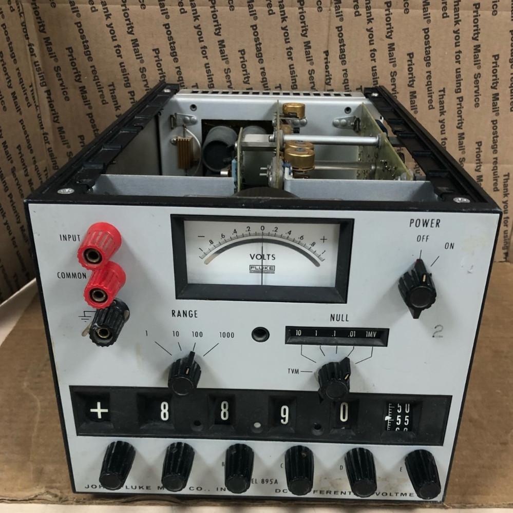 PARTS! John Fluke Model 895A DC Differential Voltmeter MISSING COVER (UNTESTED)