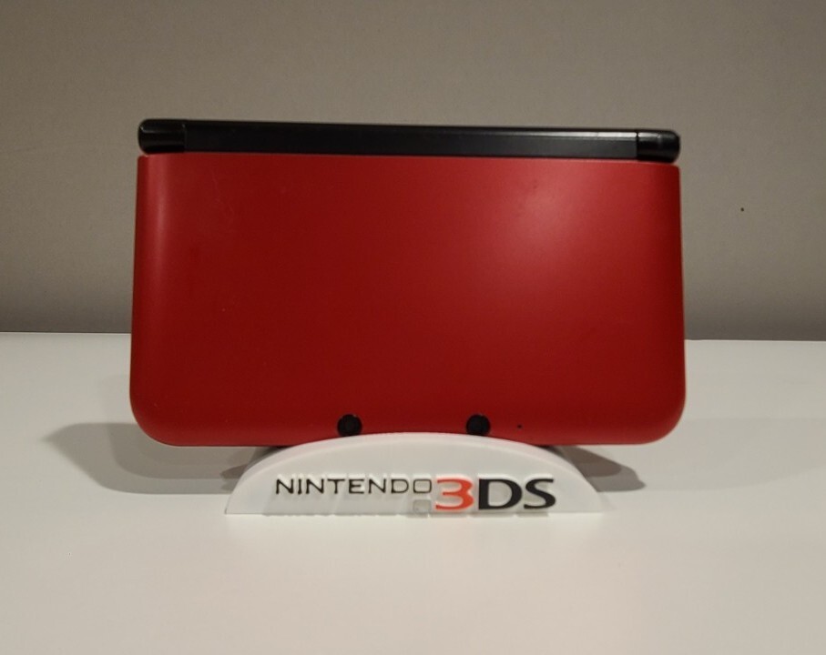 Custom 3DS Display Stand, 3d Printed, Multiple colors available! Holds 3DS, XL