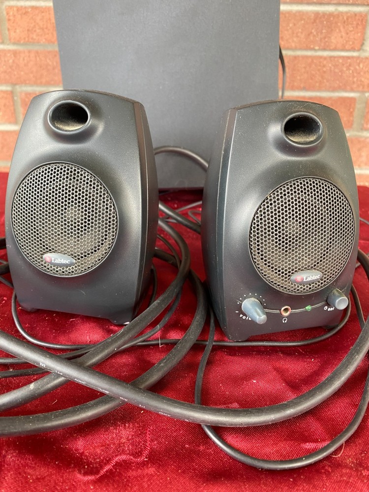 Rare Labtec LCS-2424 multimedia stereo computer speakers system