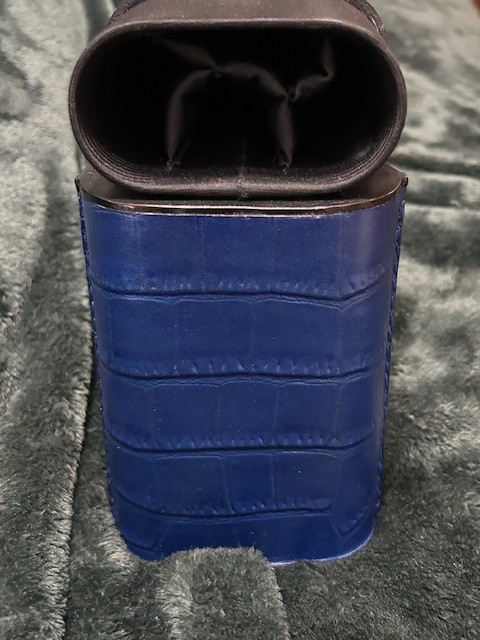Volturi Fellini Style Custom Pool Case 2x2 Genuine Leather. Blue