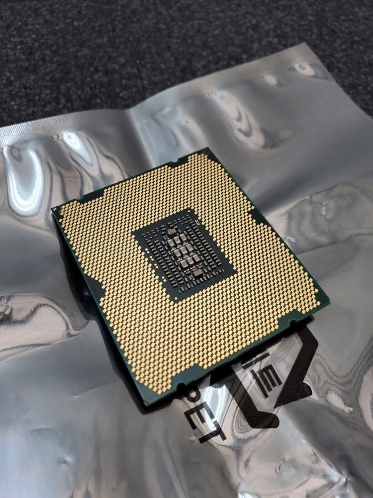 Intel Xeon SR0LX E5-2648L CPU 8 Core 1.8GHz 8 LGA2011 Socket R