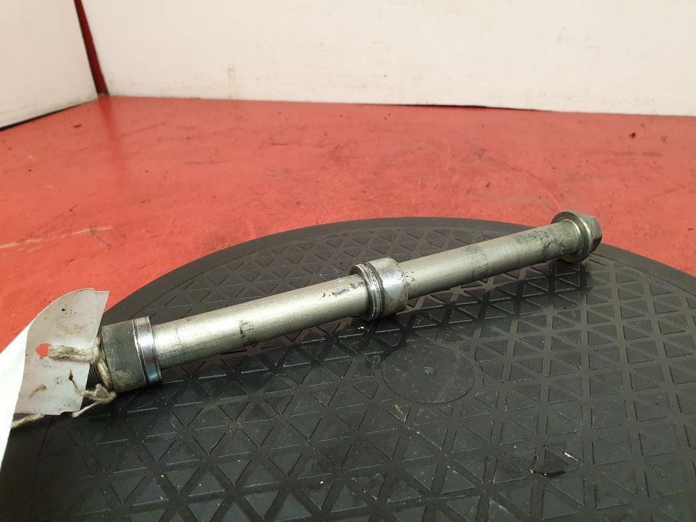YAMAHA XSR700 FRONT SPINDLE 2022