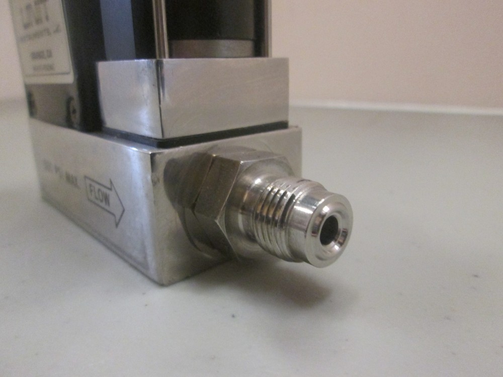 Unit UFC-1000, Mass Flow Controller MFC, HCL, 100 SCCM, Used