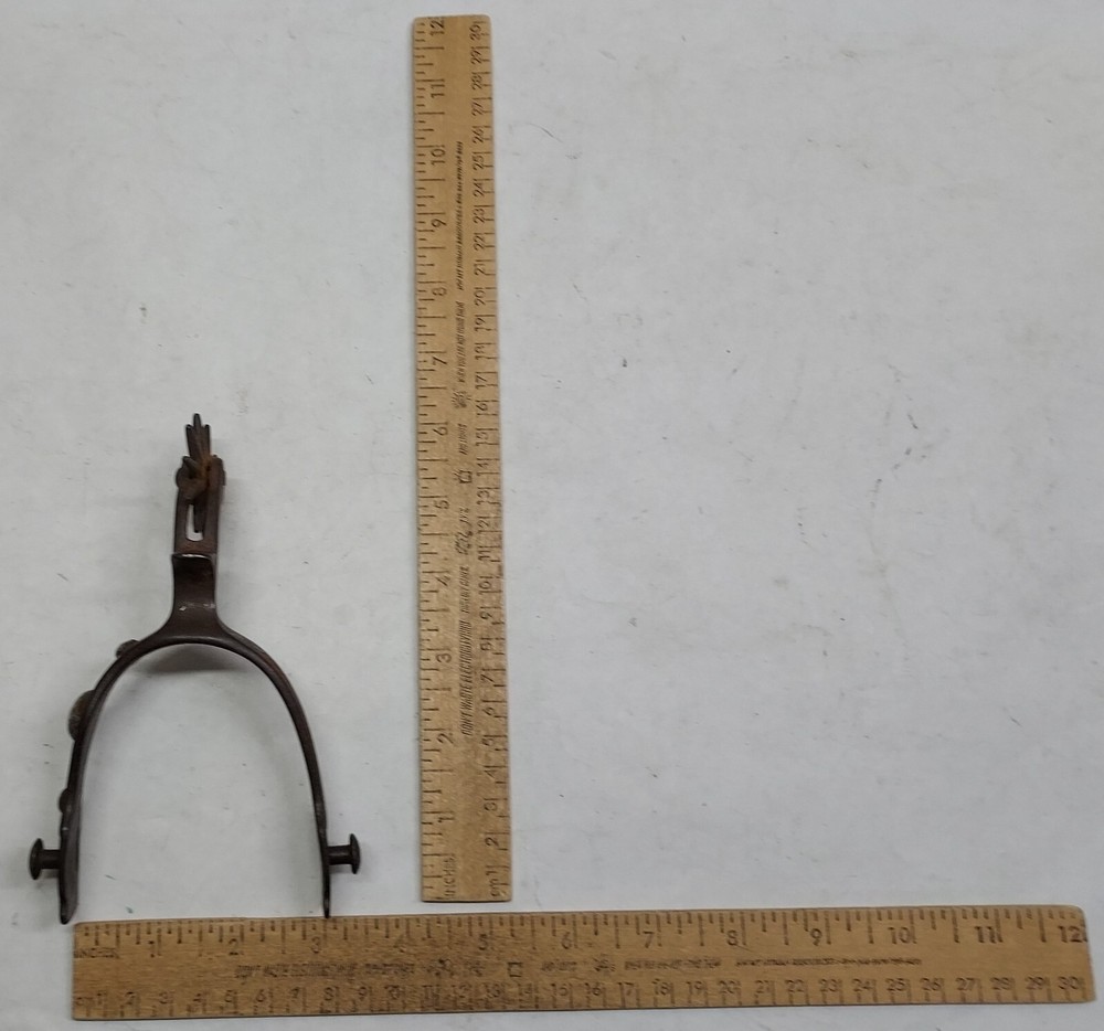 single Spur - RIGHT - Fixed Button - Chap Guard - star marked - listing #506254