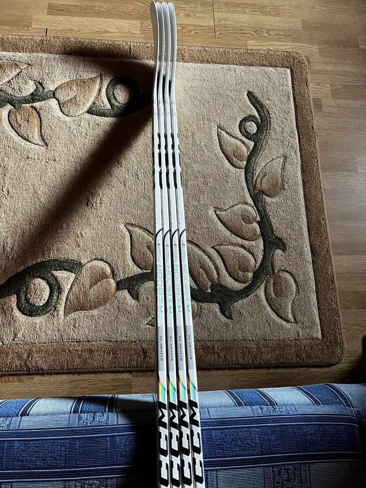 CCM Trigger 9 Pro (White) 85 Flex P29 – New – Right Hand