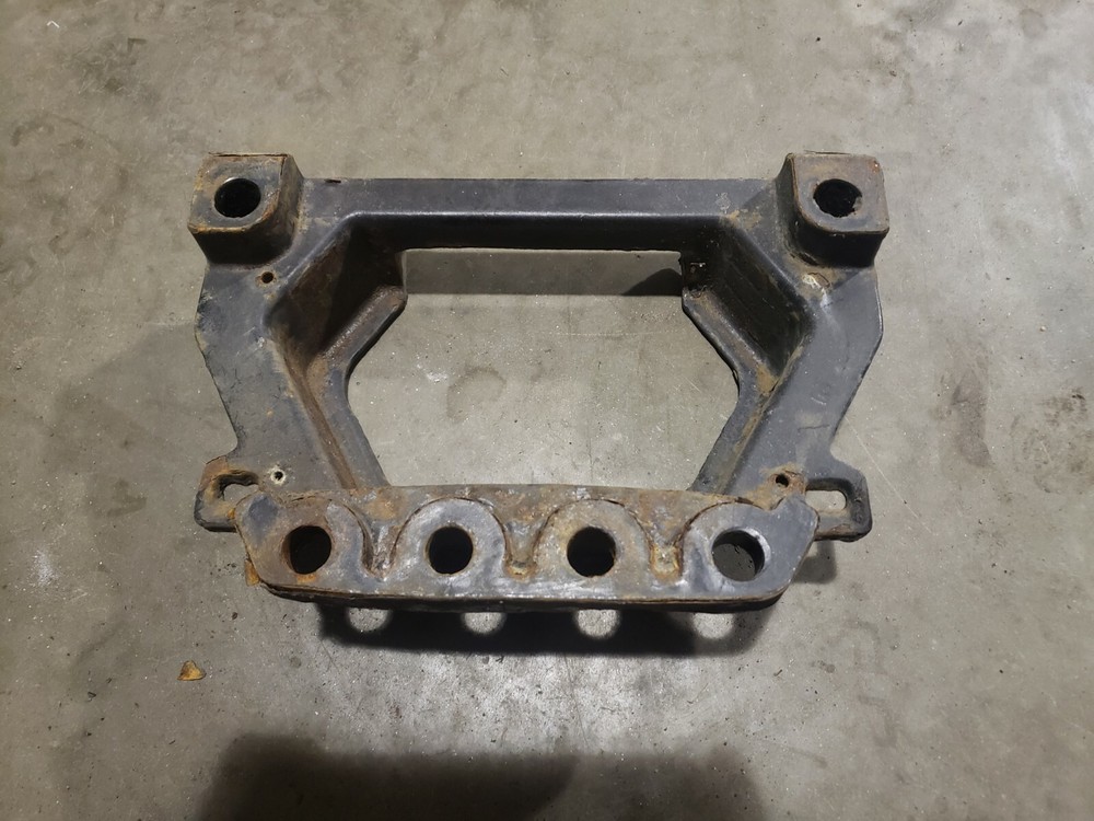 Detroit Diesel DD15 Engine Support Bracket Mount