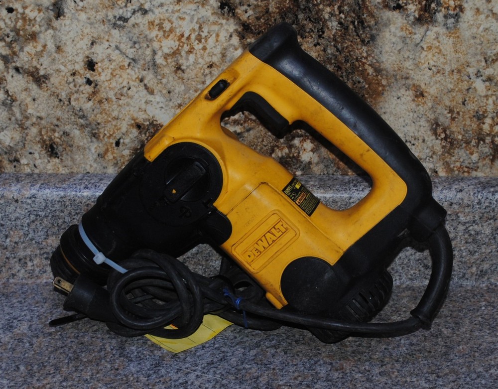 Dewalt D25313 L-Shaped Three Mode SDS