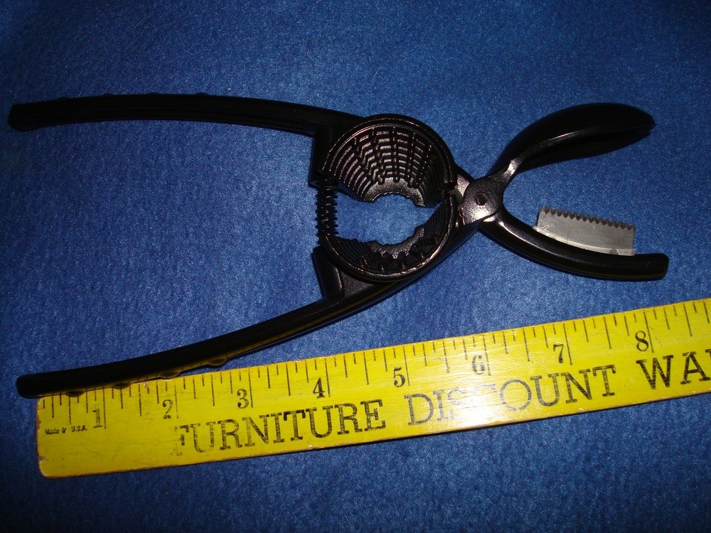 Nut Cracker with Chestnut Cutter - Spring - Metal Walnut Cracker & Blade Cutter