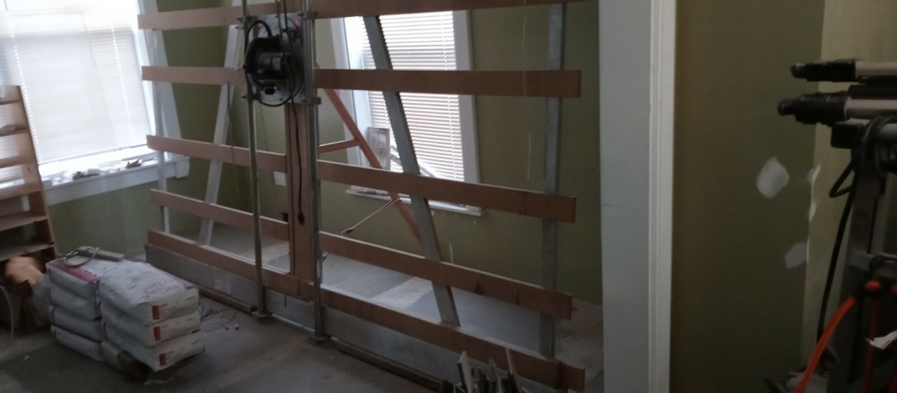 BLACK AND DECKER 8'H X 10'W PANEL SAW