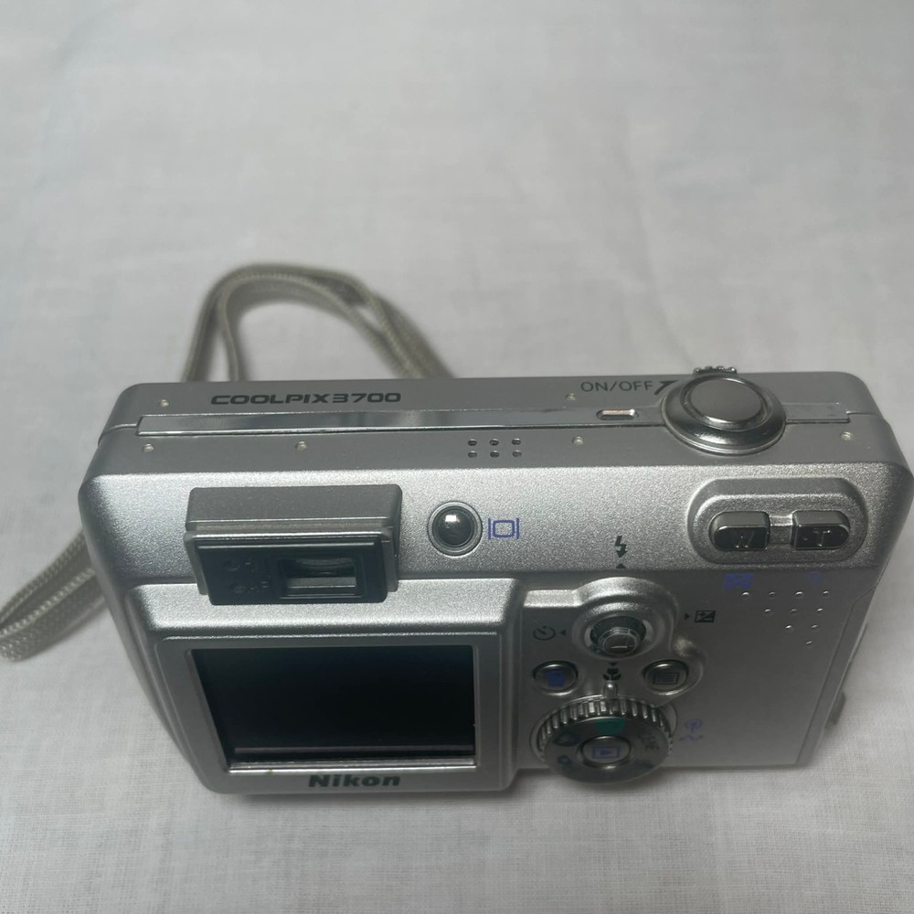 Vintage Nikon Digital Camera Coolpix 3700 3.2MP Silver Tested & Working Boxed
