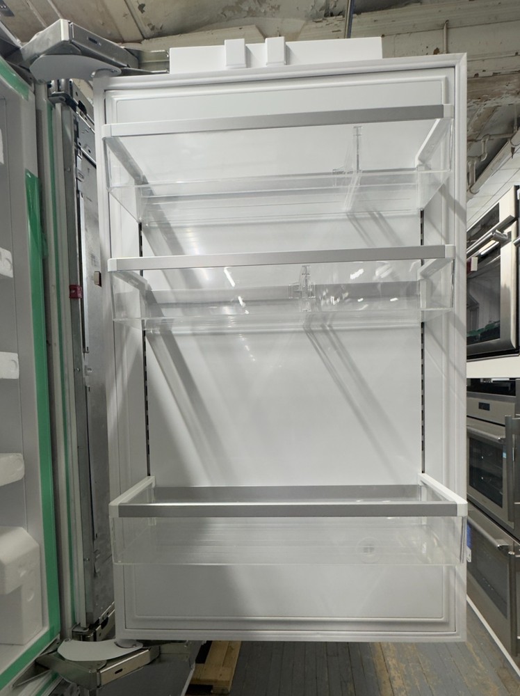 Bosch B30IB905SP 30 Inch Built-In Panel Ready Bottom Mount Smart Refrigerator