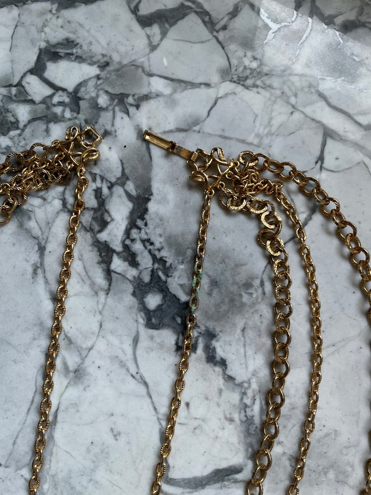 celebrity ny necklace cameo