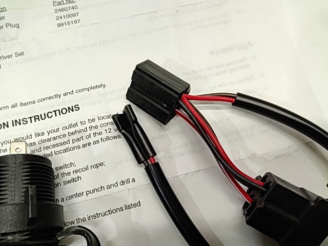 12V Power Plug - 2000 Polaris NOS