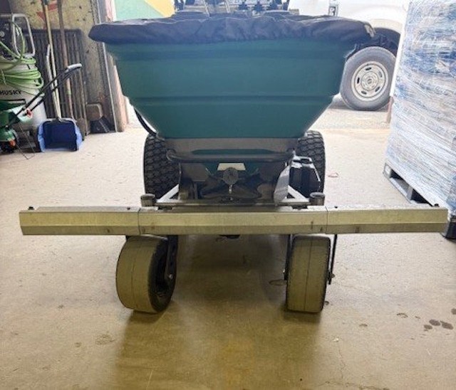 LESCO Zero Turn Spreader Sprayer Model 300