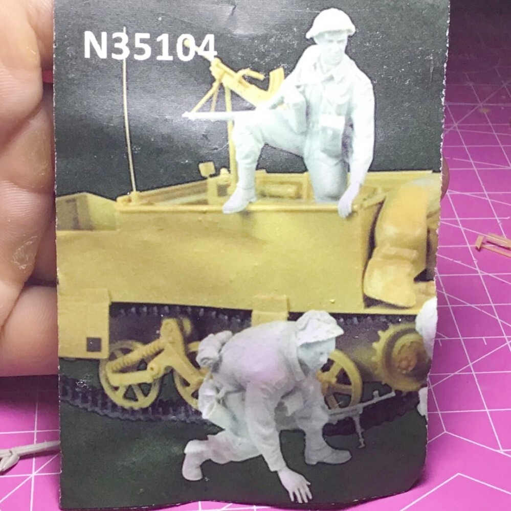1:35 resin figure model kit Two British soldiers Unassembled unpainted