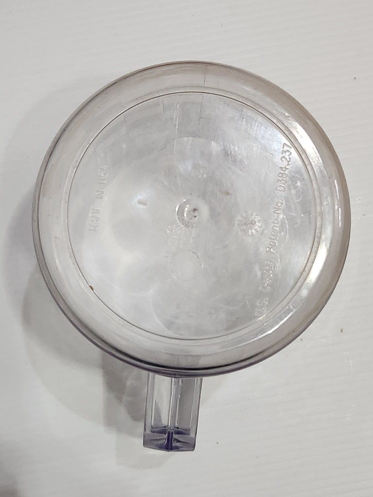 Pampered Chef 2-Quart QUICK-STIR PITCHER - Checkerboard Pattern with White Lid