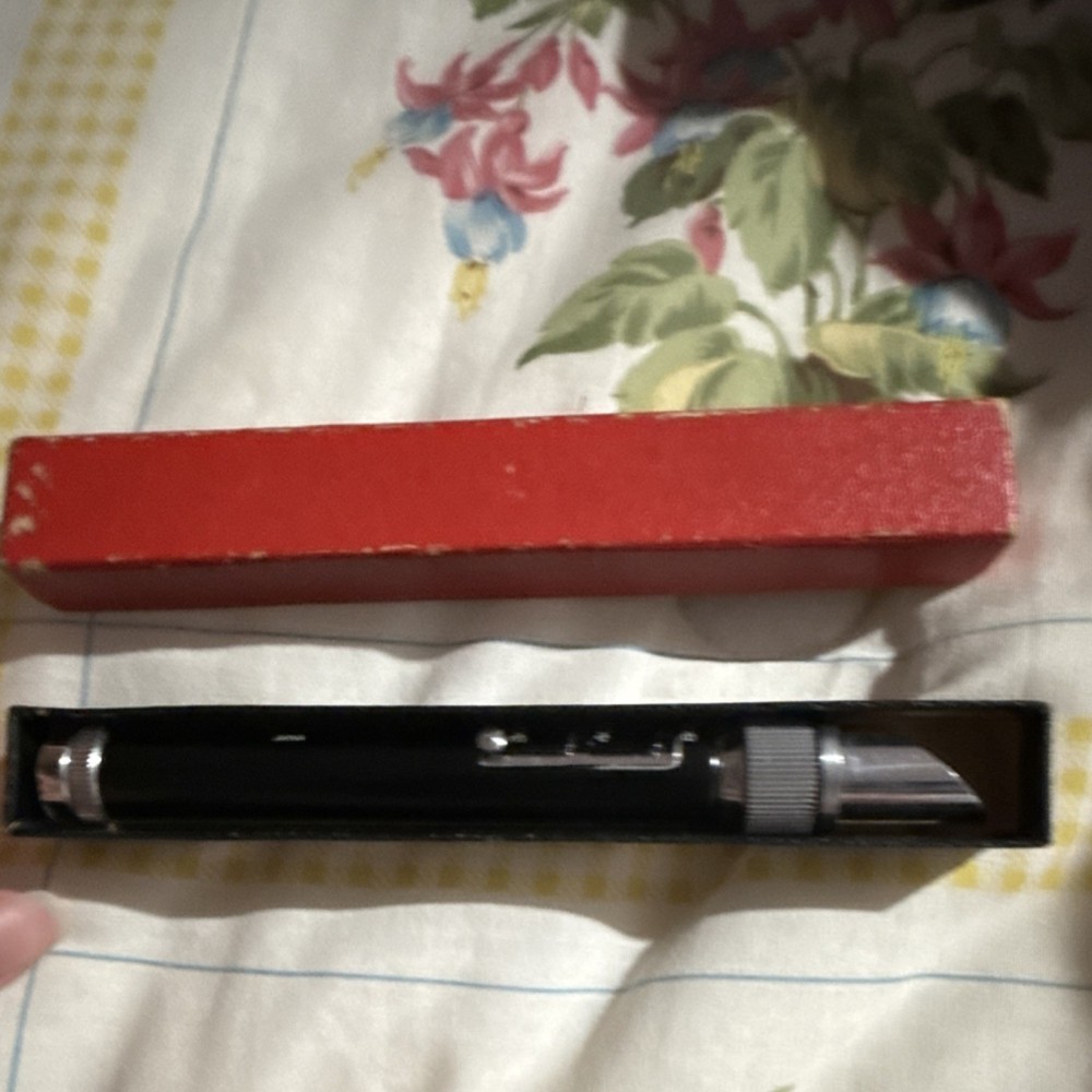 Handheld Microscope Adjustable 30X 40X 60X Magnification with Red Case