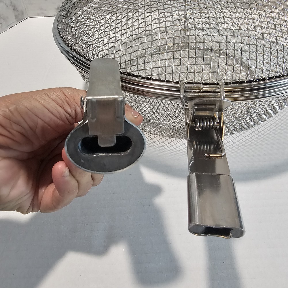 Technique Deep Fry Basket With Handle & Locking Lid 11.75" Diameter