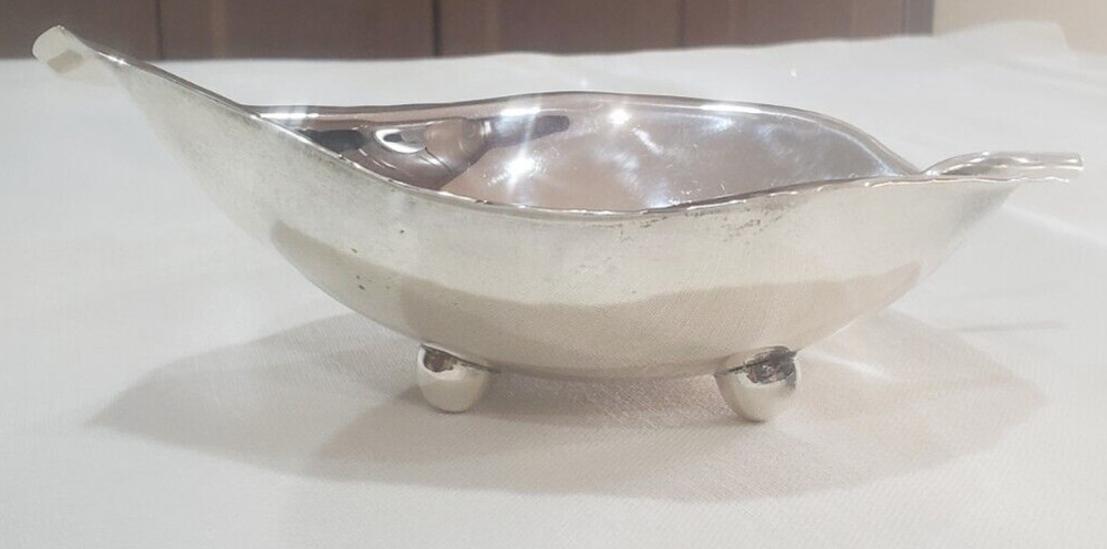 Alfredo Sciarrotta Sterling Silver Footed Leaf Shaped Bowl