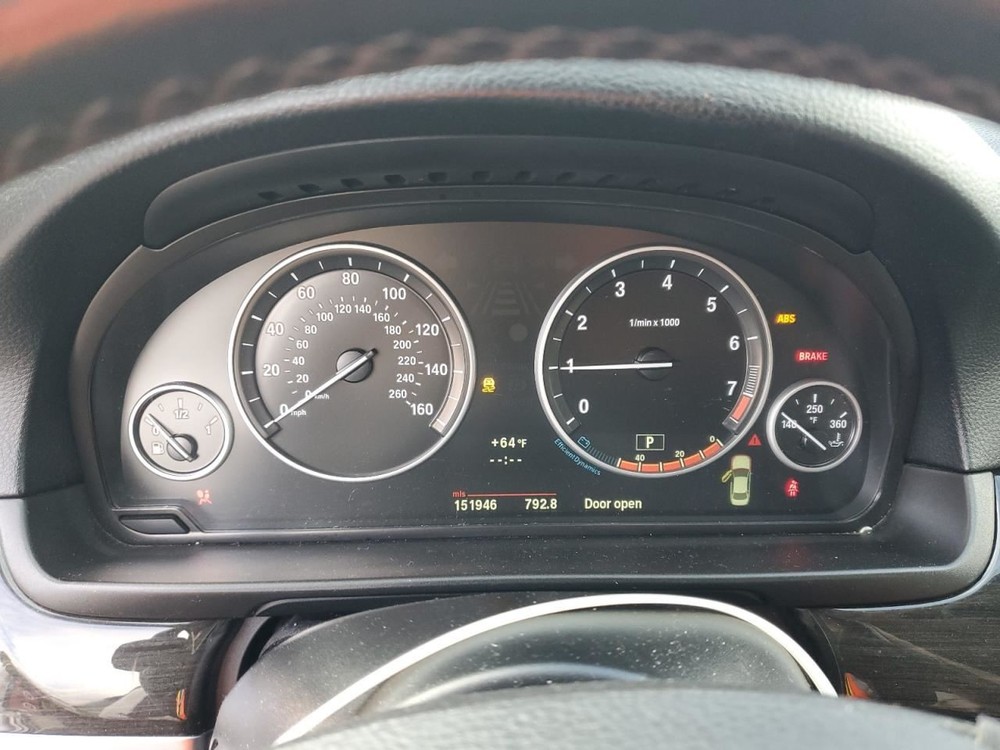 LEFT FRONT SPINDLE KNUCKLE OEM 11-16 BMW 528I