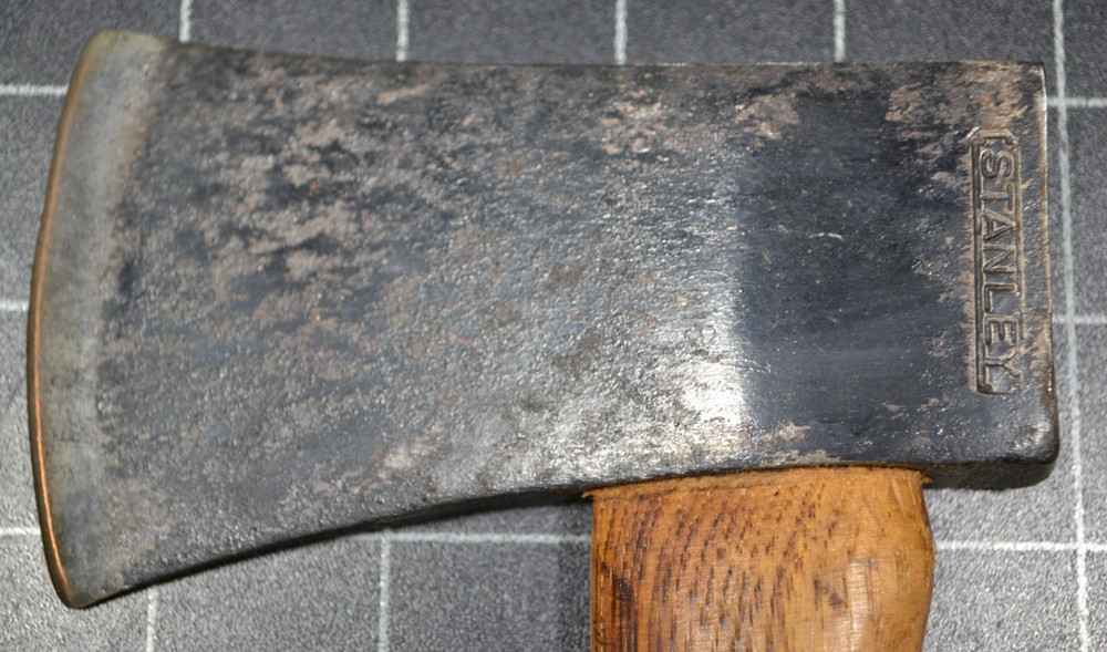 STANLEY - #59-200 - 1 1/4# - CAMP HATCHET