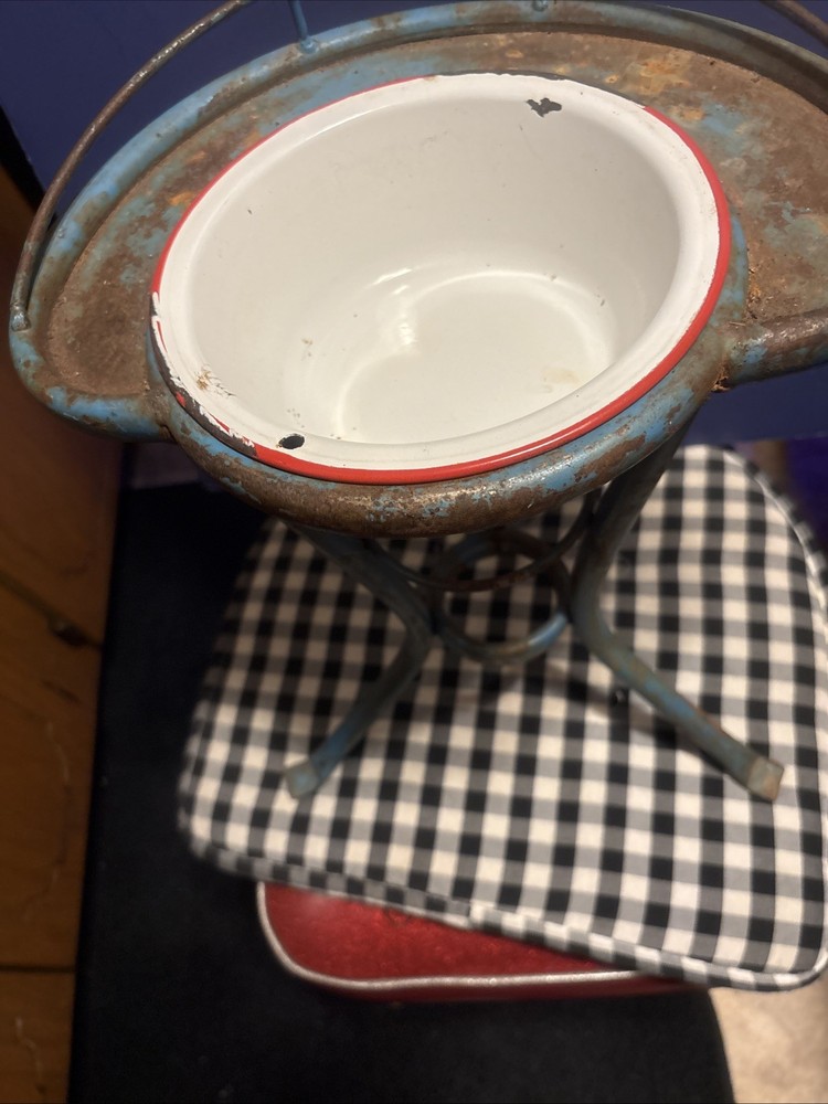 Wrought Iron Tripod Washstand