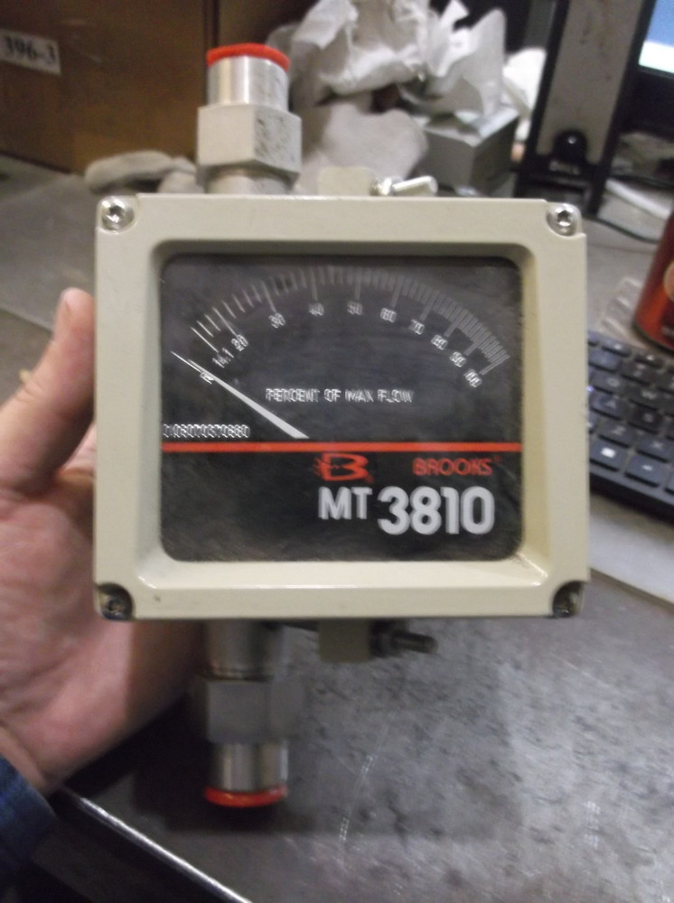 BROOKS MT3810 3810A12C1NAA1A1 FLOW METER (UU2)