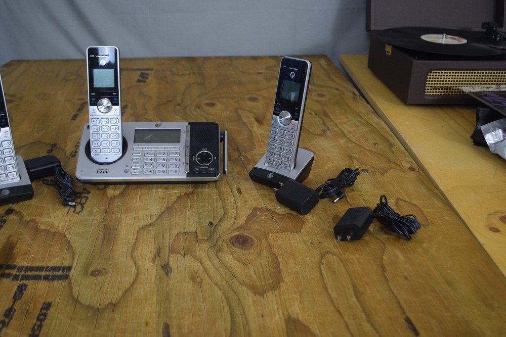 AT&T Cordless Phone System Silver 4 Handsets CLP99387 Answer Machine Bluetooth