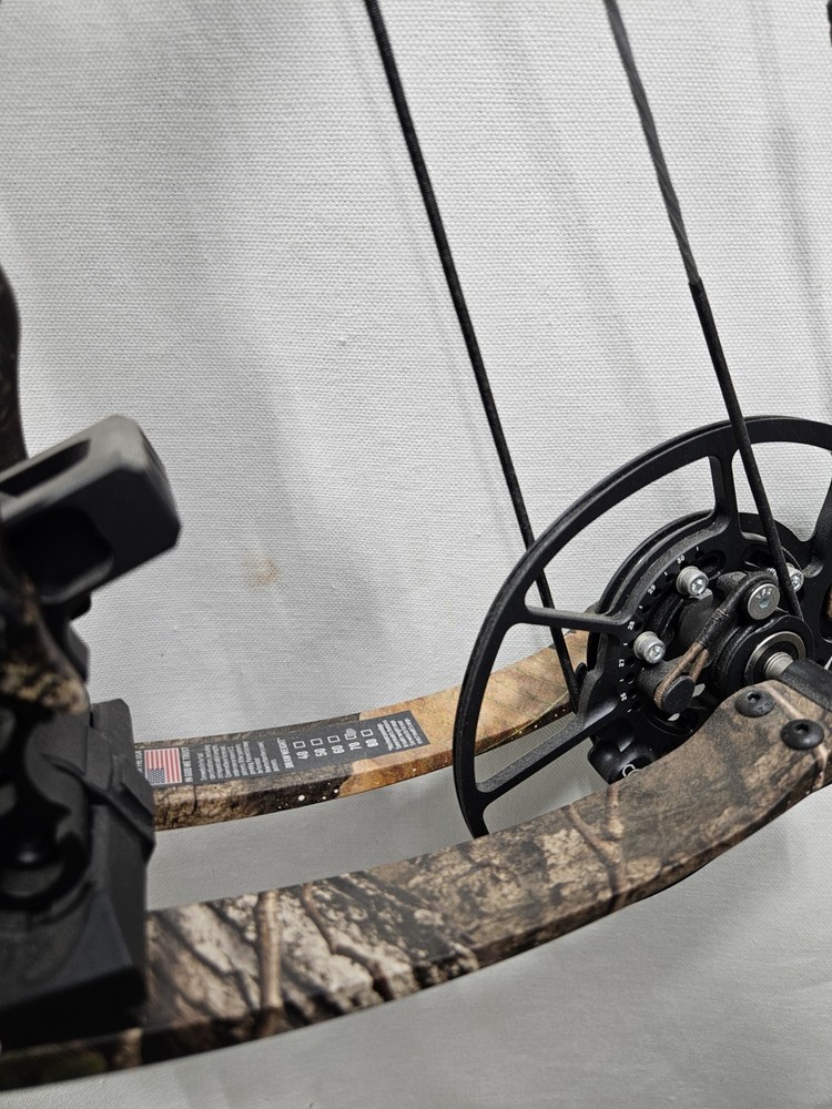 Bowtech Carbon OneX RH/70 Mossy Oak DNA