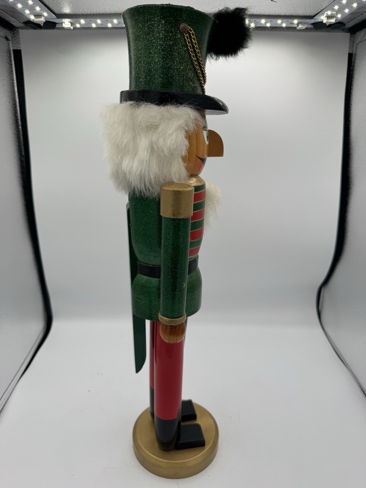 20 Inch Tall Nutchlracker Guard