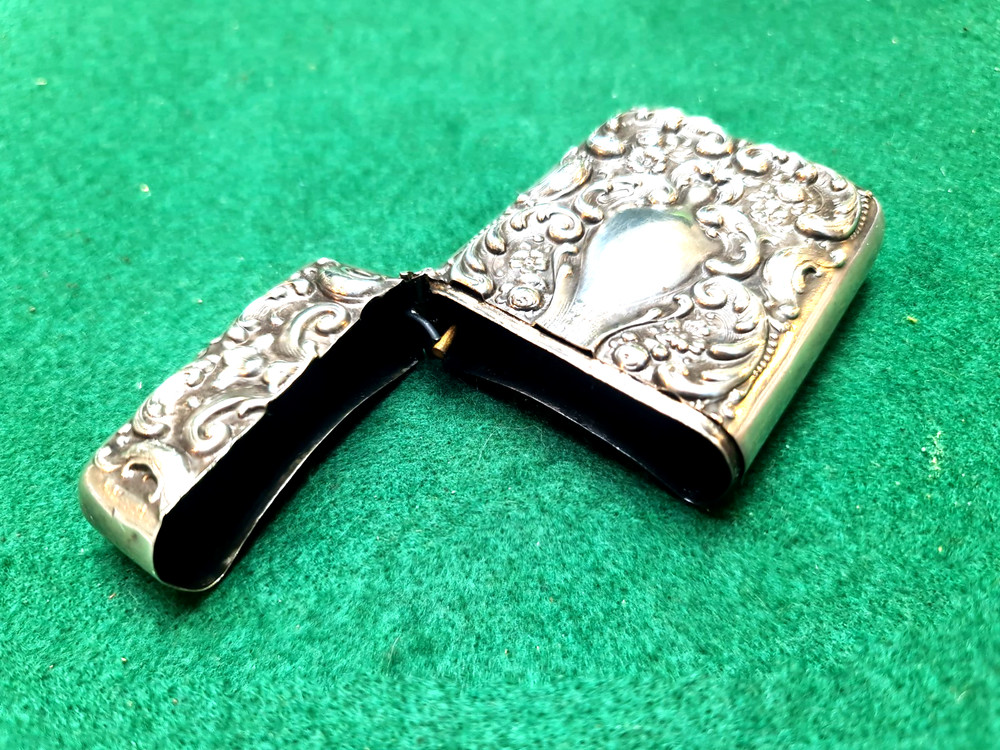 ATTRACTIVE SOLID SILVER VICTORIAN CARD CASE WITH EMBOSSED DECORATION