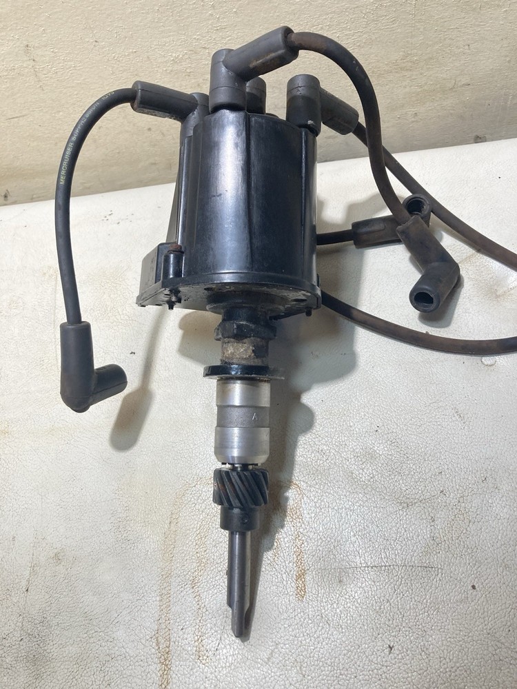 Mercruiser GM 3.0L 4 CYL ENGINE Distributor With Cables