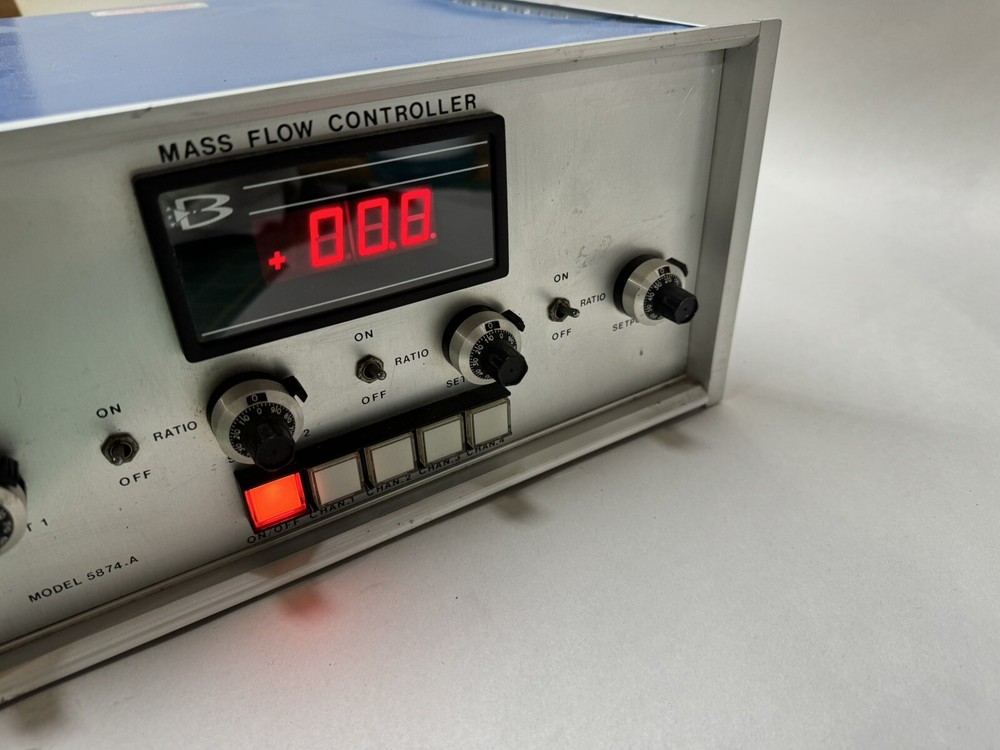 Brooks Instrument Mass Flow Controller 4 Channel 5874-A Total Controller Unit