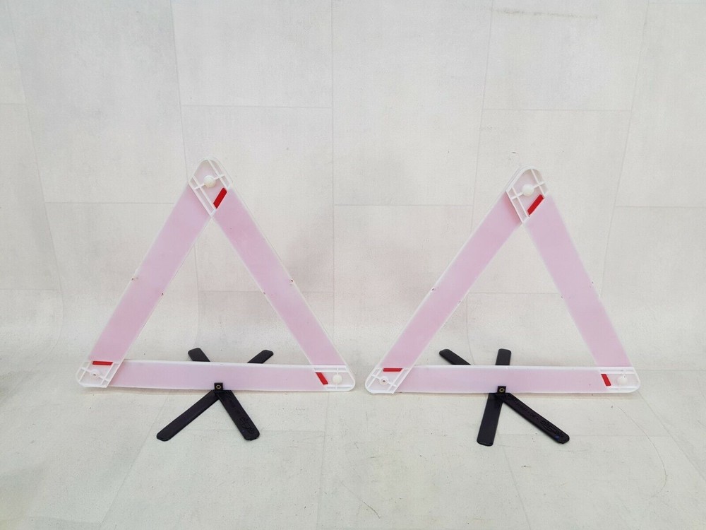 TWO HAZARD WARNING BREAKDOWN TRIANGLE + CASING