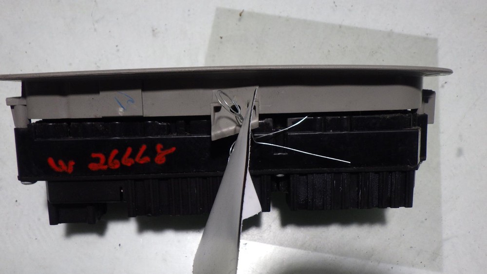 09 CADILLAC SRX Front Door Switch 15919073